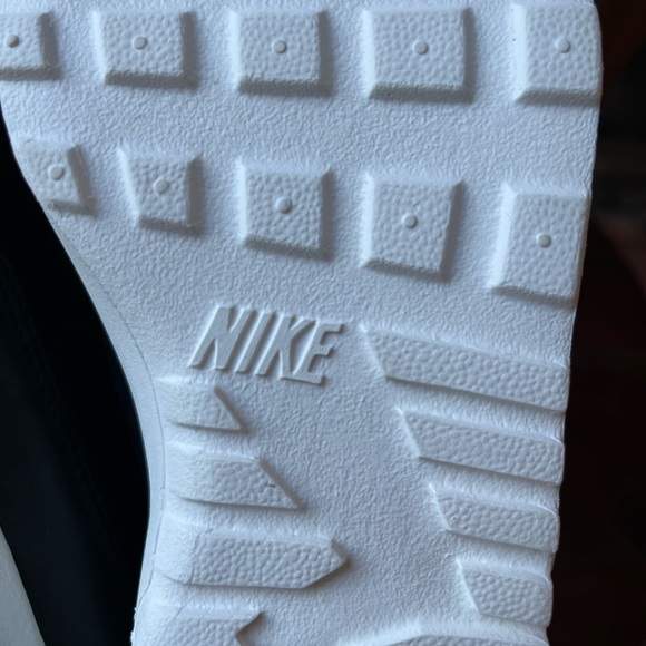 Women’s Nike Air Max Thea Mid Black Sail Sneakers - Picture 15 of 15